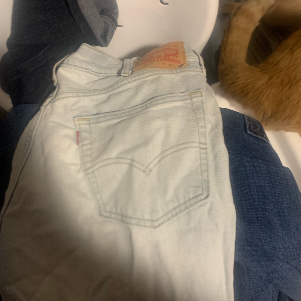 Levi jeans 38 w 32 length in good condition - Picture 3 of 4